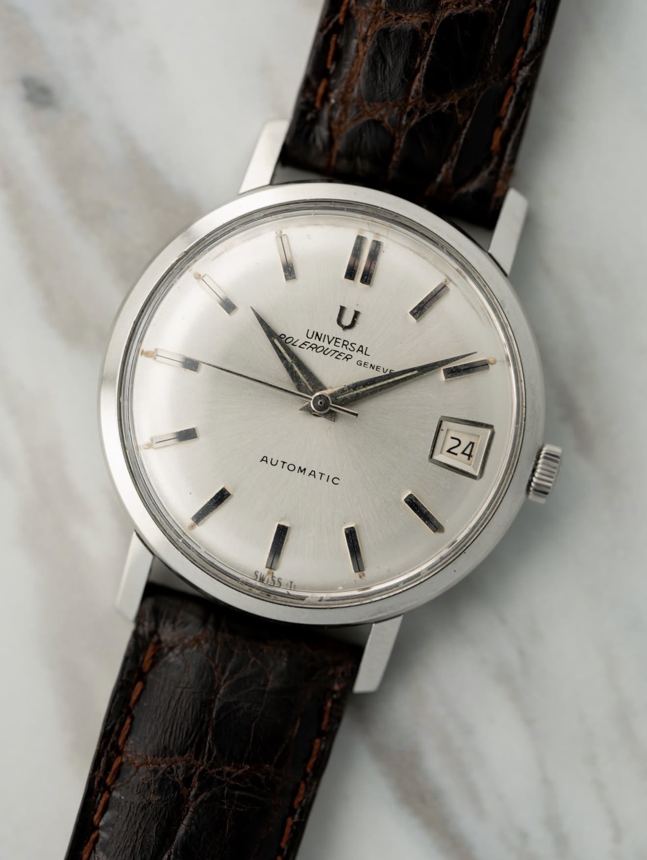 Vintage Universal Genève Polerouter automatic with date on brown alligator strap